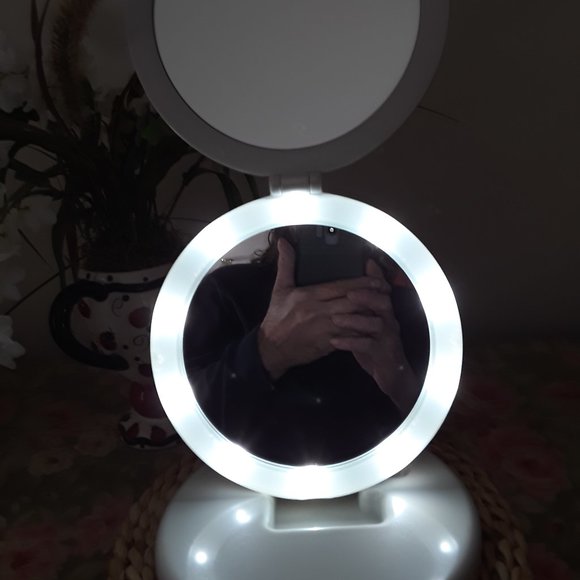 Mary Kay Bath Mary Kay Lighted Adjustable Travel Mirrors In